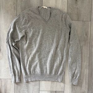 Uniqlo | Women’s Cashmere Gray V-Neck Knit Sweater